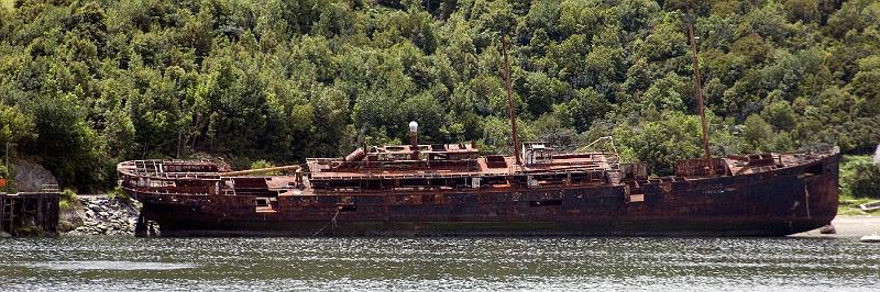 20071218 141450 D2X 4200x1400.jpg - Marooned vessel on shore at Puerto Chacabuco